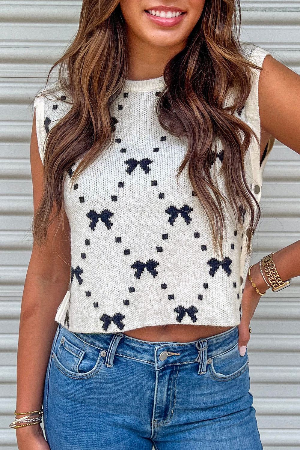 White Bow Pattern Buttoned Side Cropped Sweater Vest